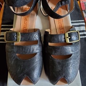 Jim Barnier Black Strappy Sandals